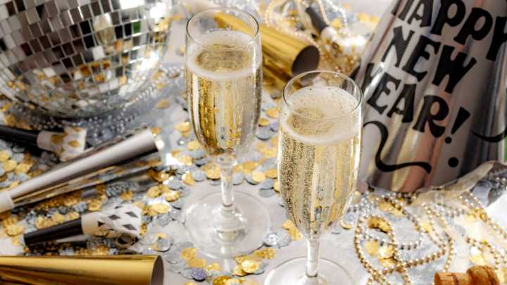20 Dazzling Kitchen Decor Finds For Your New Year's Eve Party