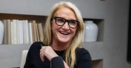 Mel Robbins Has Plenty of Advice to Give, but Is She a Therapist?