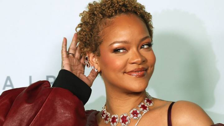 Rihanna looks phenomenal in tiny string bikini during tropical family trip