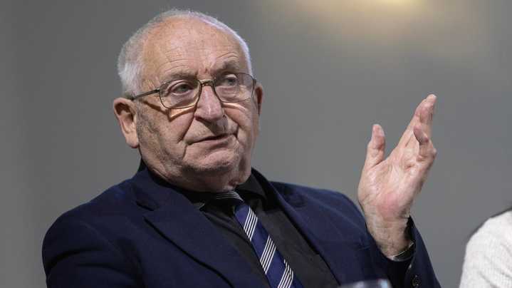 No child poverty targets risks undermining Labour's strategy