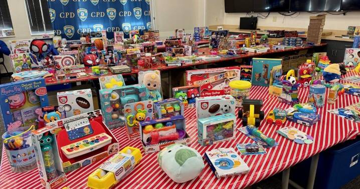 Carbondale Police host annual Christmas event for 194 kids