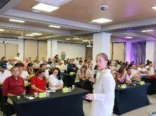 Socializan beneficios de zonas francas turísticas en Foro Urbano