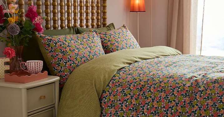 Dunelm shoppers race to buy 'soft and cosy' winter bedding set for as little as £10.50