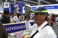 Llega a la FIL el libro de AMLO