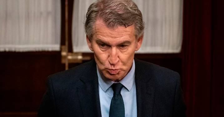 Alberto Núñez Feijóo tacha de "hipócrita" a Pedro Sánchez por llamar "desconocido" a José Luis Ábalos, "el arquitecto del 'sanchismo"