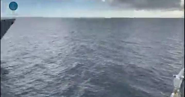 Así trabaja el buque 'Vígía' de la Armada en su despliegue de vigilancia en el Estrecho de Gibraltar