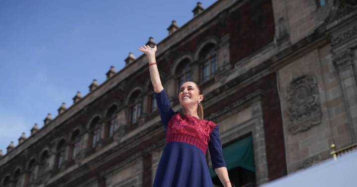 “Quienes sirven al pueblo no pueden vivir rodeados de lujos”: Sheinbaum marca línea a Morena en aniversario de la 4T