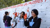 Plasman sus huellas en mural por Día de Eliminación de la Violencia contra la Mujer en Escuinapa
