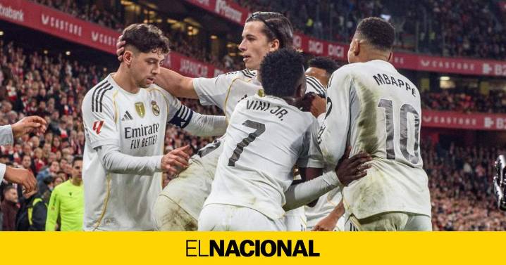 El Real Madrid golea a un Athletic inofensivo (0-3) y se sitúa a un punto del Barça