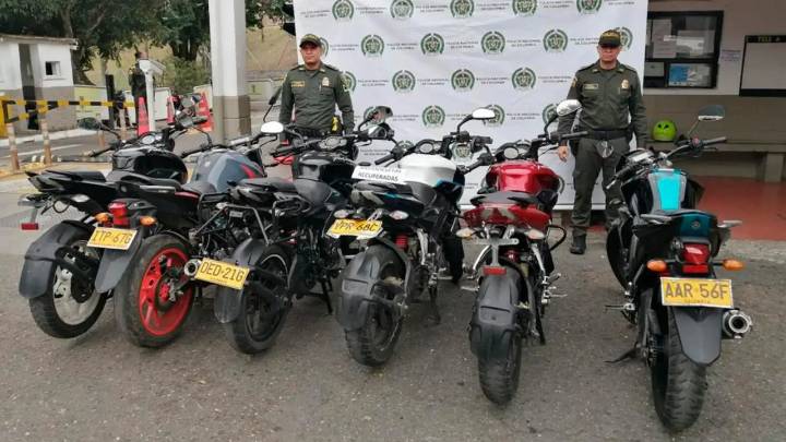 Así era como una red maquillaba motos robadas para venderlas de forma "legal": funcionarios de Tránsito les ayudaban