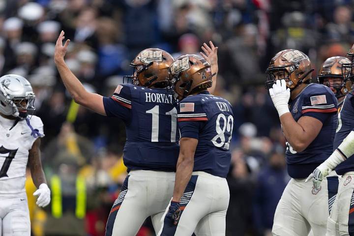 Horvath to Heidenreich on 4th-and-goal leads No. 22 Navy to a 17