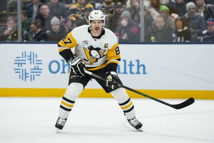 Deadspin | Penguins pursue successful weekend vs. reeling Maple Leafs