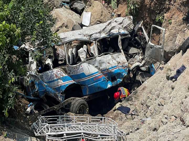 Lahore–Multan bus–trailer collision leaves hostess dead