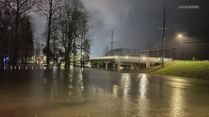 Water floods roadways, farm animals evacuated | Atmospheric river lingers over western Washington