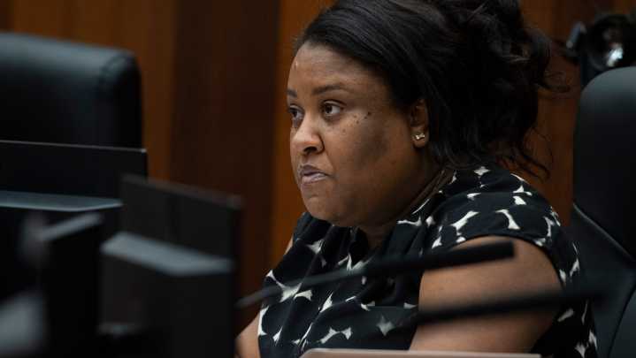 Carothers resigns from Evansville City Council amid eligibility fight