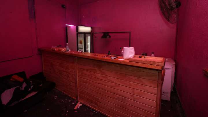 Carabineros allanó discoteca clandestina en Santiago Centro