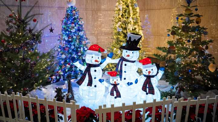 Vote for your favorite place to spend Christmas in Oregon