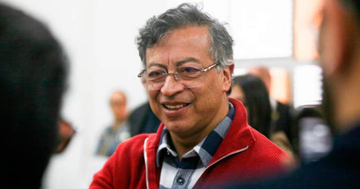 Petro reaccionó a encuesta Invamer que sitúa a Iván Cepeda como líder en intención de voto