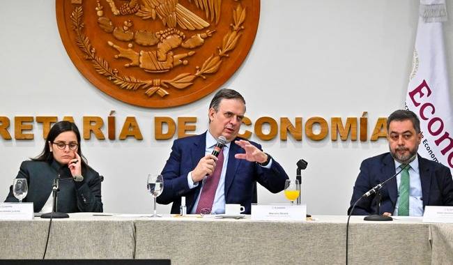 El secretario de Economía, Marcelo Ebrard, acuerda con el Consejo de Empresas Globales trabajar para acelerar inversiones