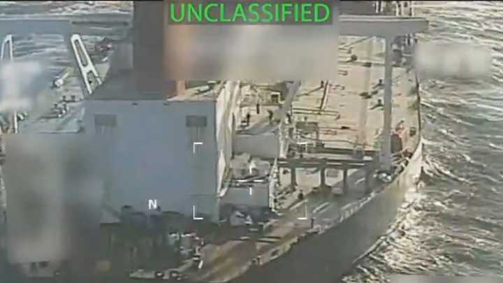 Venezuela califica de "piratería internacional" la interceptación de un petrolero por EEUU