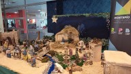 El Montepío arma el belén: La residencia de mayores de Felechosa inaugura un portal cedido por el colegio Liceo Mierense