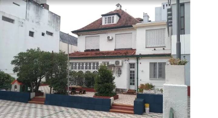 Un antiguo colegio anunció su cierre y las familias recurrieron a la Justicia para evitarlo