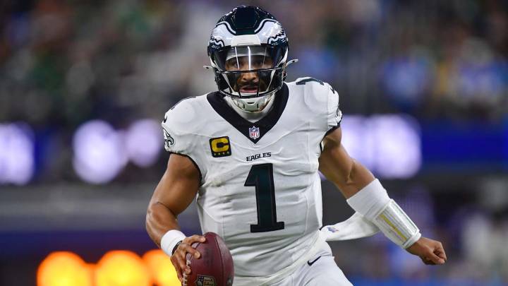 Jalen Hurts suffers historically embarrassing double