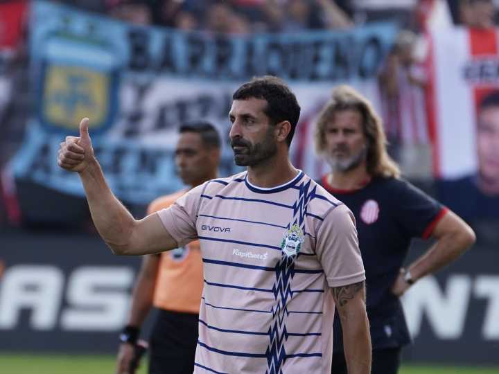 Fernando Zaniratto, el DT de Gimnasia La Plata que puede hacer historia y consagrarse campeón de Primera y Reserva, casi en simultáneo