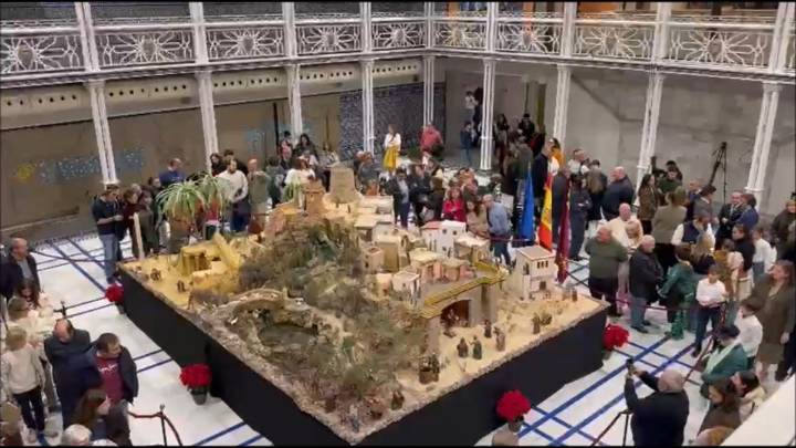 La Asamblea Regional acoge un belén monumental con más de 200 piezas artesanales