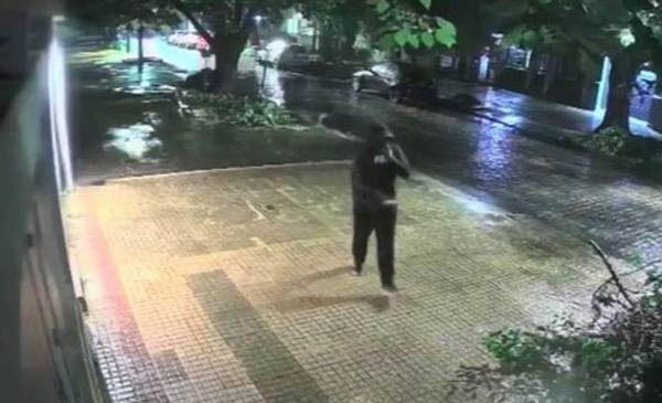 VIDEO. El momento exacto del robo en la casa de una concejal platense