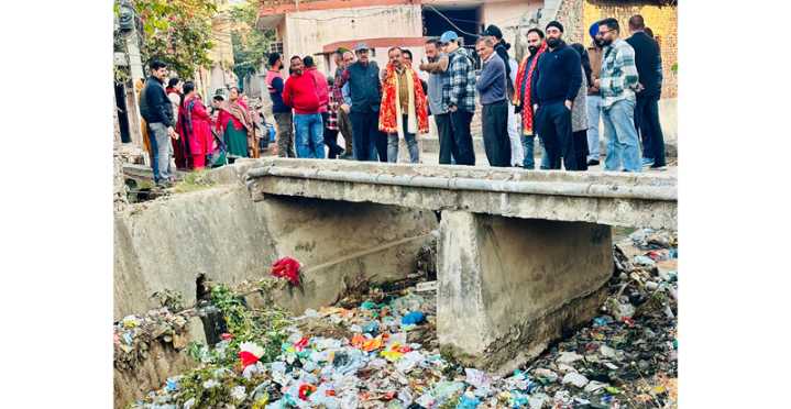 Vikram Randhawa conducts intensive tour of Nanak Nagar