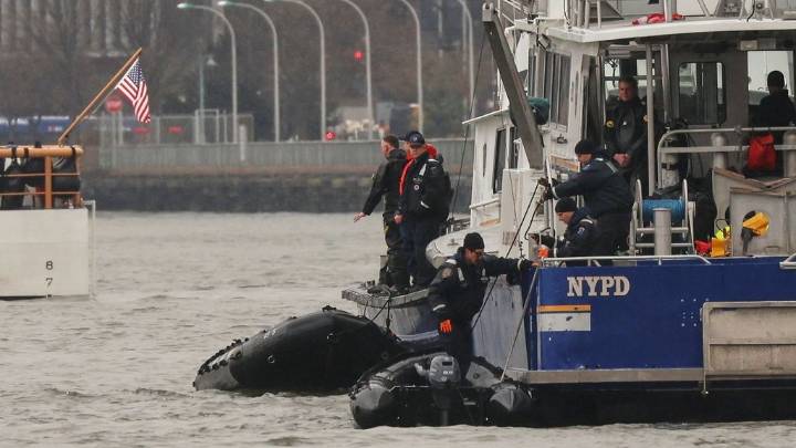 Schumer seeks to halt flights for N.Y. helicopter company