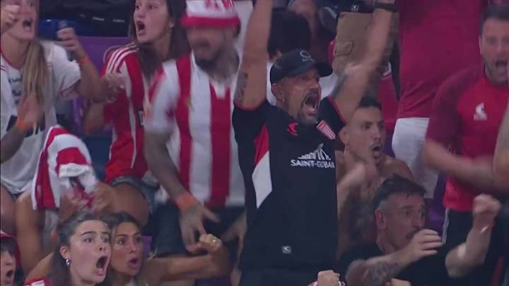 La reacción de Verón en la tribuna, en el gol agónico de Estudiantes