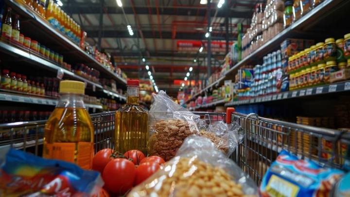 El consumo no repunta: las ventas volvieron a caer y se encienden alarmas para fin de año