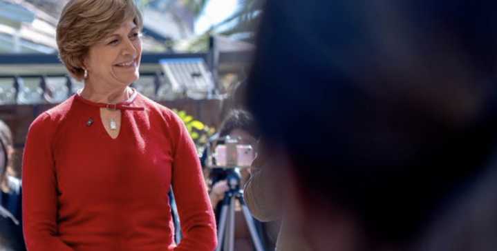 El rojo de Matthei: Una pausa trivial con sabor a estrategia