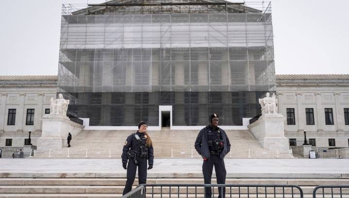 High court grapples with independent agencies' executive power