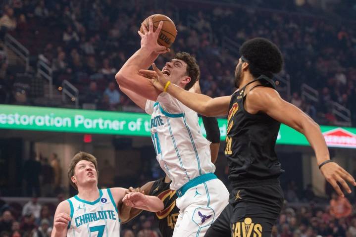 Knueppel scores 29 points, Miller has 25 in Hornets’ 119-111 OT win over Cavaliers – Winnipeg Free Press