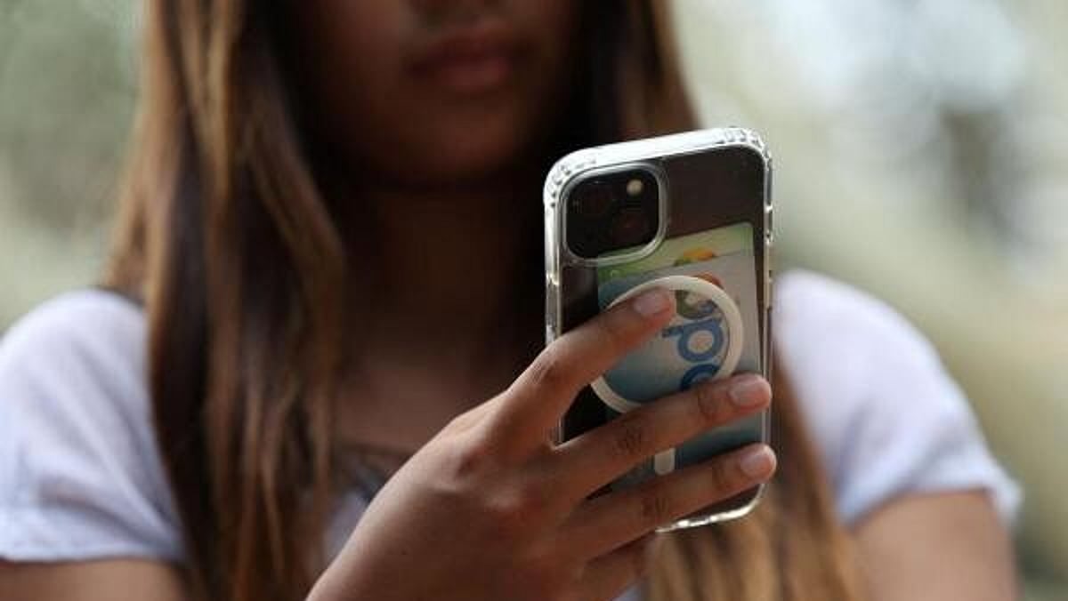 World Australian teens mourn loss of social media as ban begins