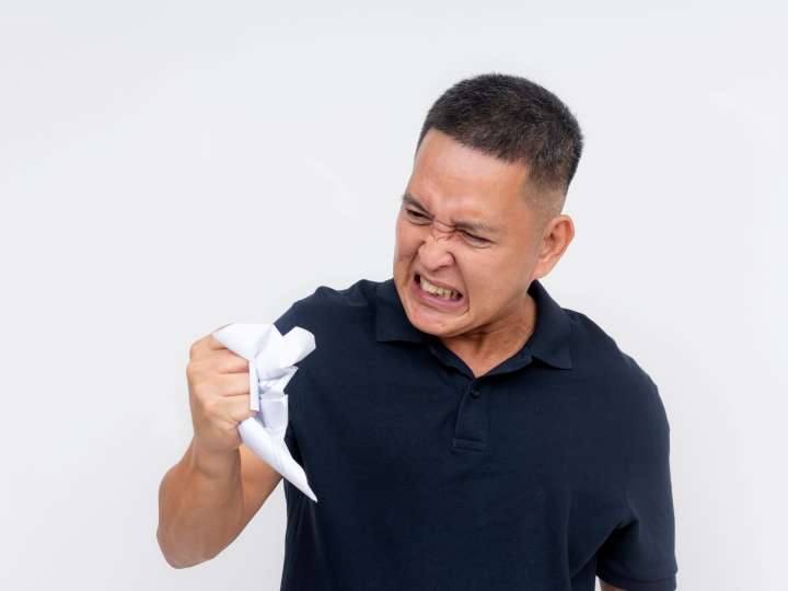 Los colores que usan las personas de mal carácter, según la psicología