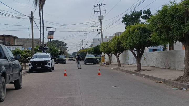 Operativo mantiene suspensión de clases en jardín de niños, en Escuinapa