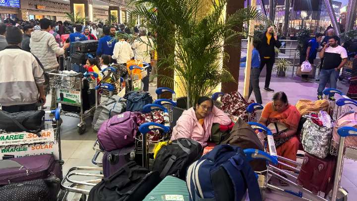 IndiGo crisis UPDATES: Govt announces caps on airfares; airline told to process refunds without delay