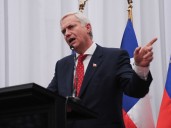 La propuesta del diputado republicano que desató el rechazo del Gobierno y de su propio partido