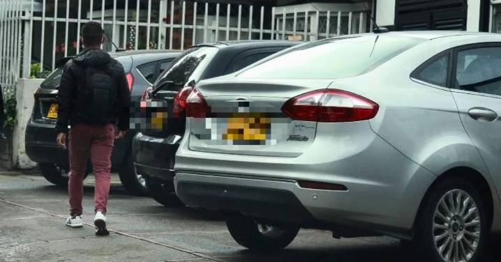 ¿Dejar el vehículo afuera de la casa durante el pico y placa genera multa en Armenia?