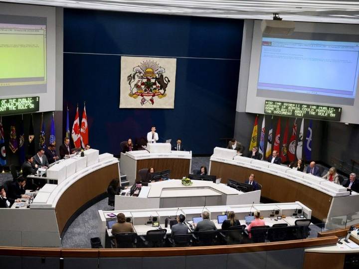 Council debates reducing Calgarians tax hike using investment income