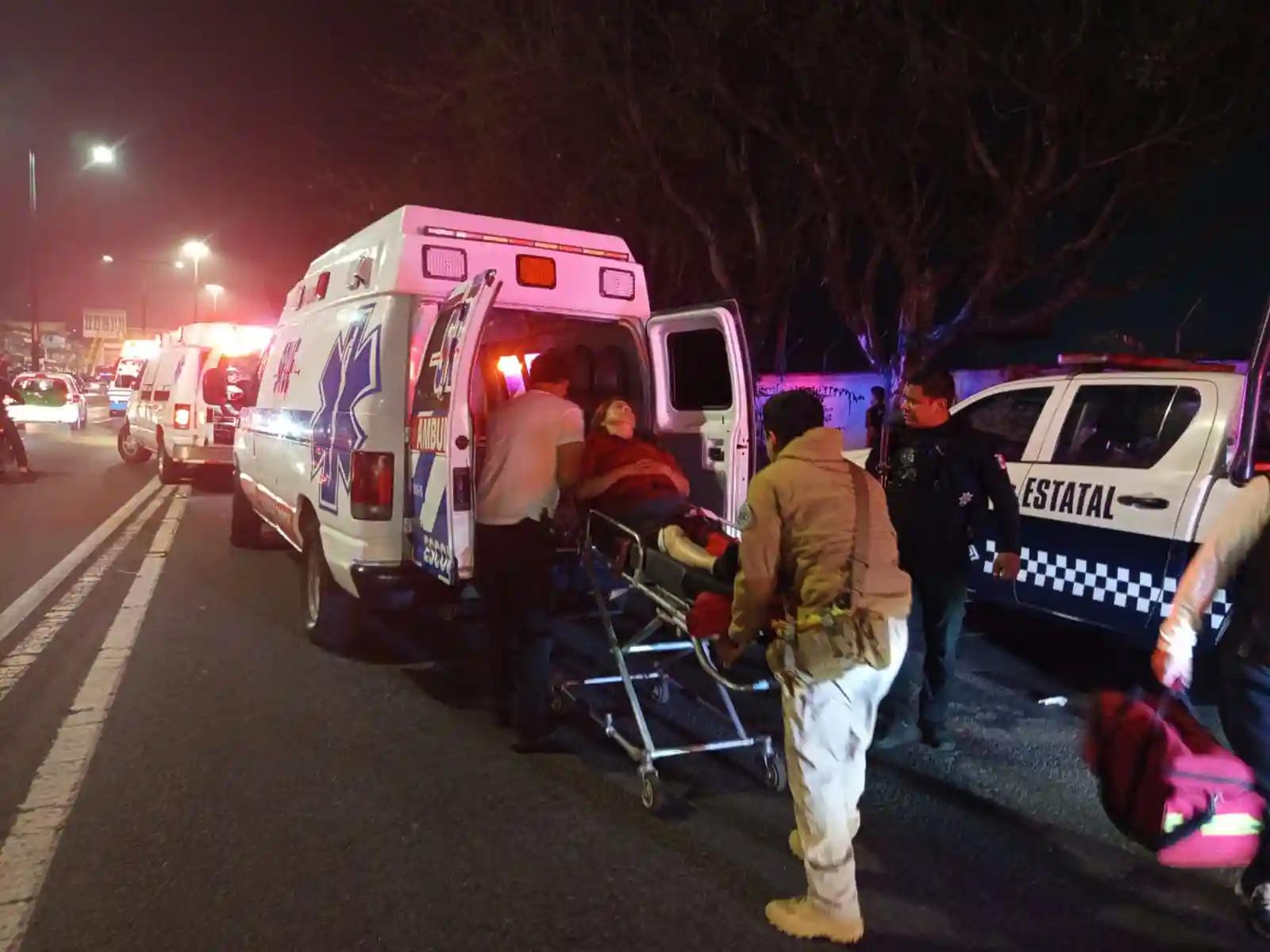 Ebrio chofer impacta camioneta de peregrinos; seis lesionados, el saldo