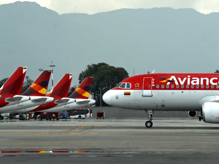 Alarma aérea: Avianca deja en tierra el 70 % de su flota A320 y viajeros quedan varados