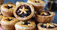 Make 'delicious' mince pies in just 12 minutes using quick method