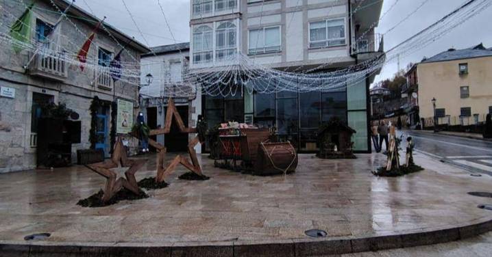 Las calles de A Veiga se engalanan de Navidad