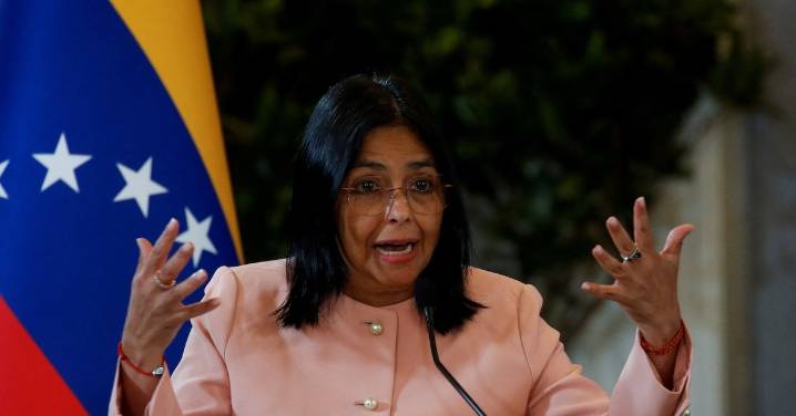 Delcy Rodríguez reacciona con furia ante la pérdida de Citgo, resultado de las políticas del chavismo que ella misma defiende.