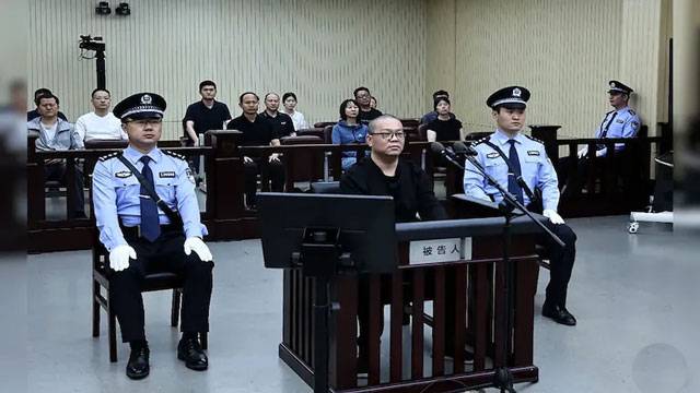 China executes former Huarong executive in major anti
